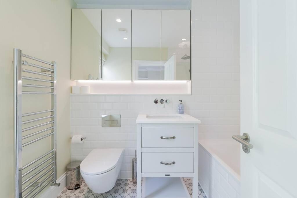 Stunning Two Bed Apartment Rh8 London Kültér fotó