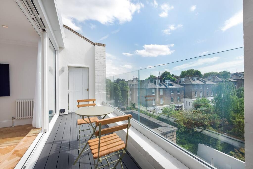 Stunning Two Bed Apartment Rh8 London Kültér fotó