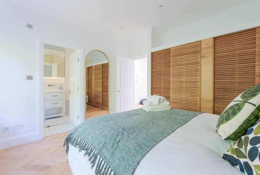 Stunning Two Bed Apartment Rh8 London Kültér fotó