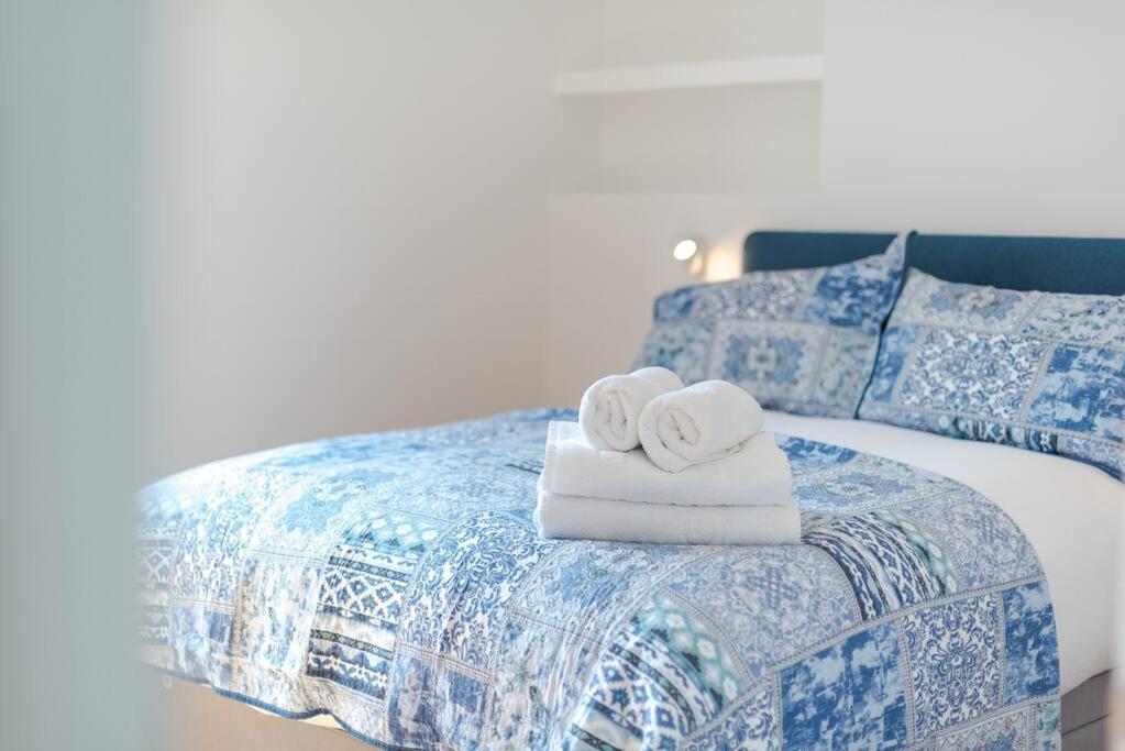 Stunning Two Bed Apartment Rh8 London Kültér fotó